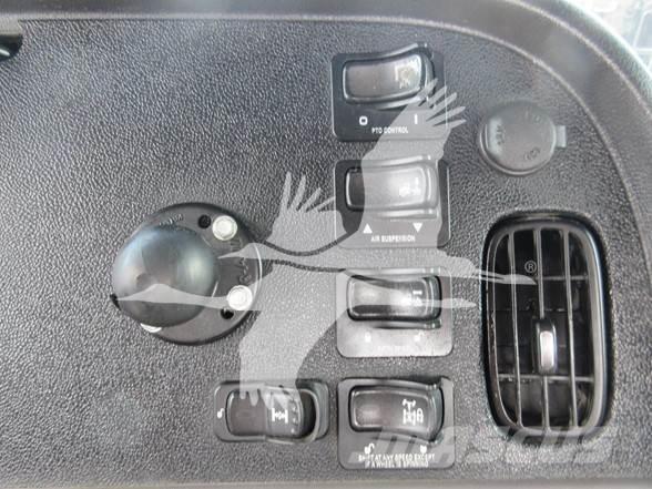 Peterbilt 389 中古トラクターヘッド | トレーラーヘッド