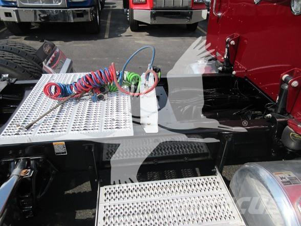 Peterbilt 389 中古トラクターヘッド | トレーラーヘッド