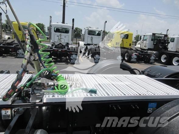 Peterbilt 567 中古トラクターヘッド | トレーラーヘッド