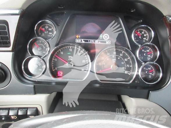 Peterbilt 579 中古トラクターヘッド | トレーラーヘッド
