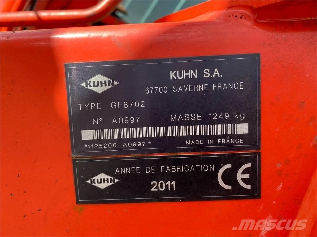Kuhn GF 8702 テッダー・テッダーレーキ