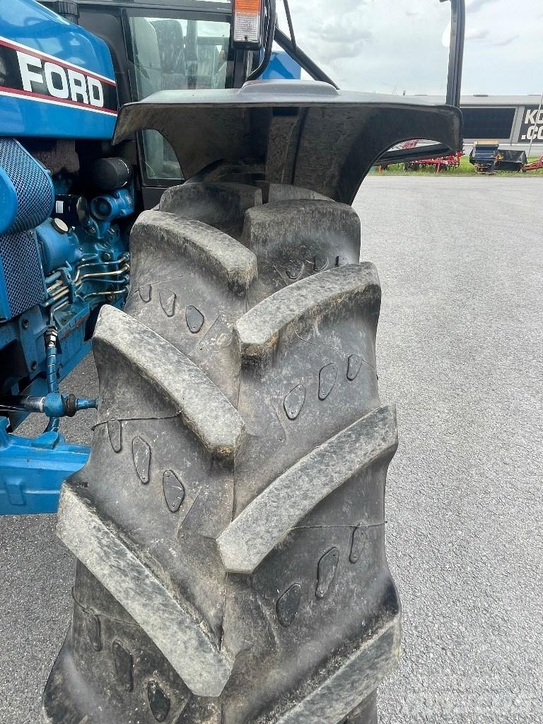 Ford 4830 トラクター