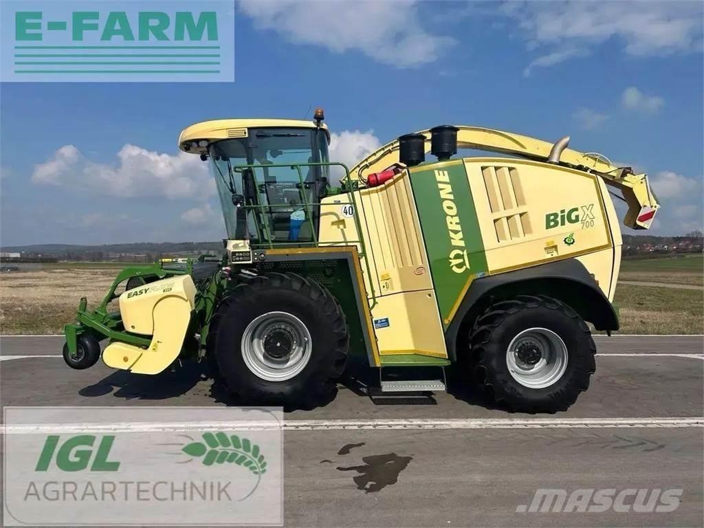 Krone big x 700 i 自走式フォレージハーベスター