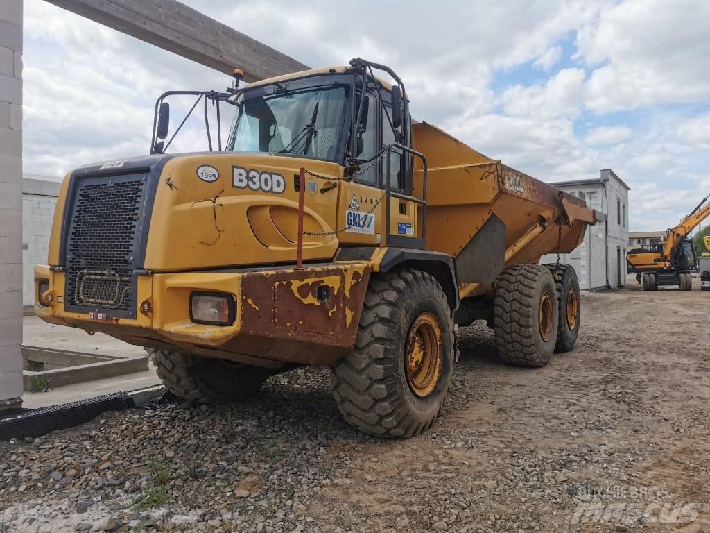Bell B30D アーティキュレート式ダンプトラック