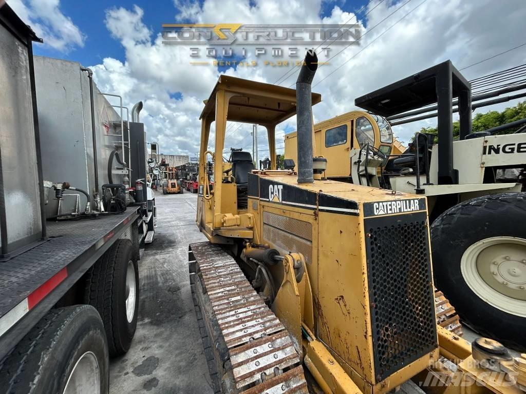 CAT D 3 C III ブルドーザー