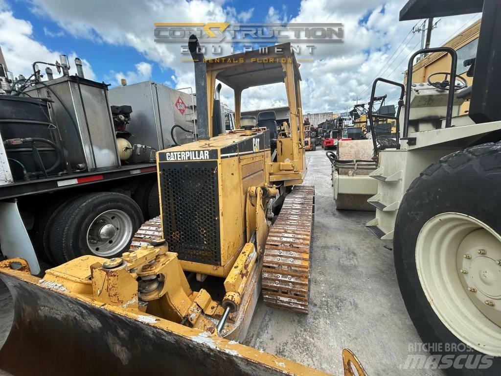 CAT D 3 C III ブルドーザー