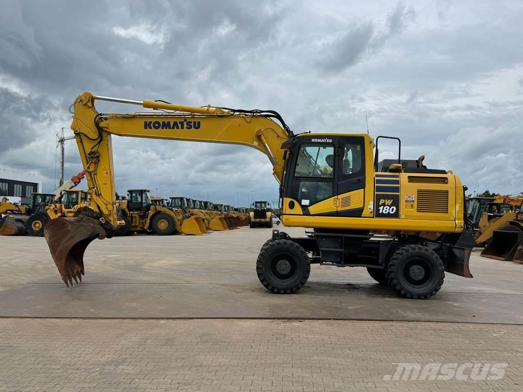 Komatsu PW180-11 ホイール式油圧ショベル（パワーショベル・ユンボ・バックホー）