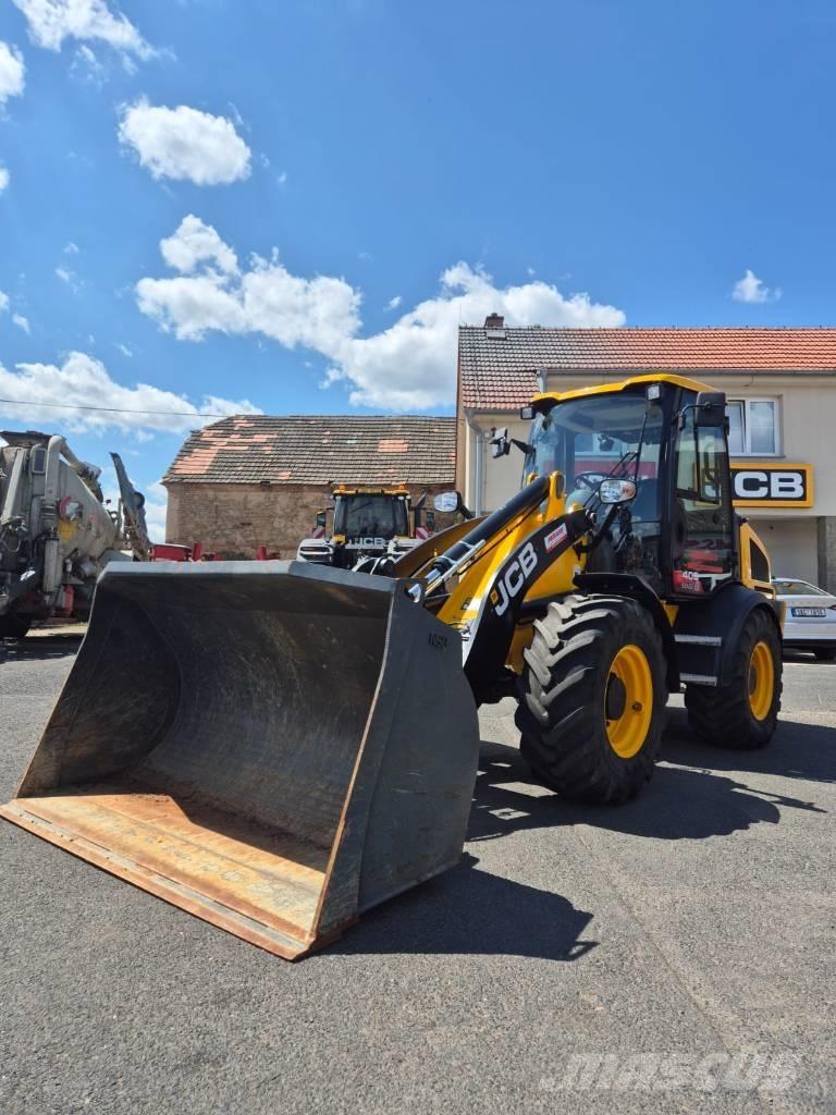 JCB 409 Agri 農業用テレハンドラー