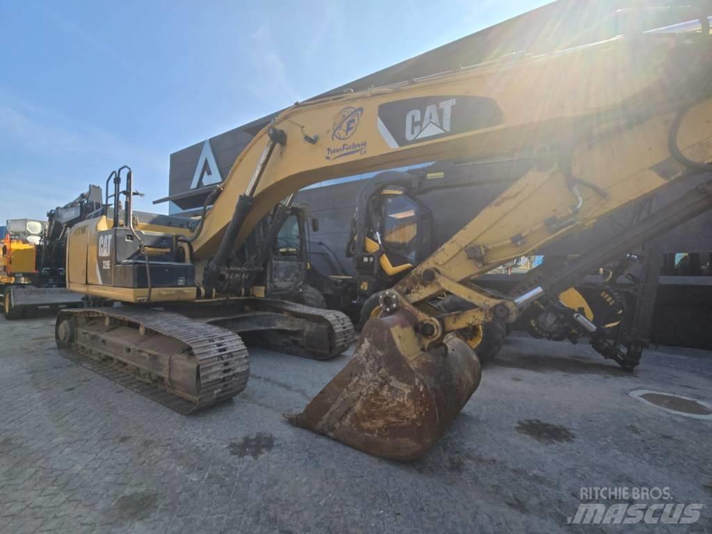 CAT 329 E LN 大型油圧ショベル12t以上（パワーショベル・ユンボ）