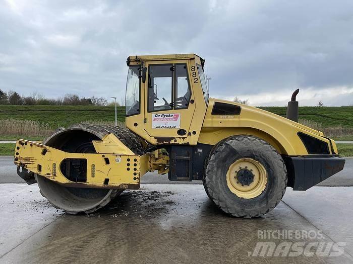 Bomag BW213DH-4 振動ローラ