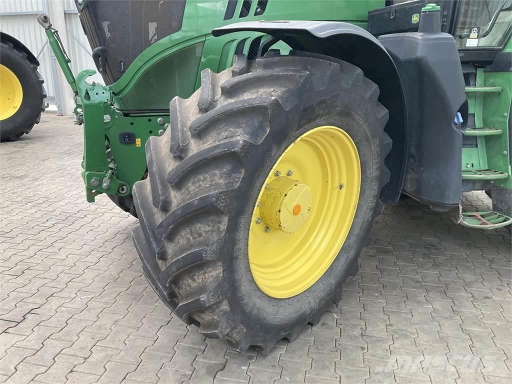 John Deere 6195R トラクター