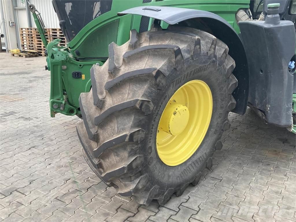 John Deere 6250R トラクター