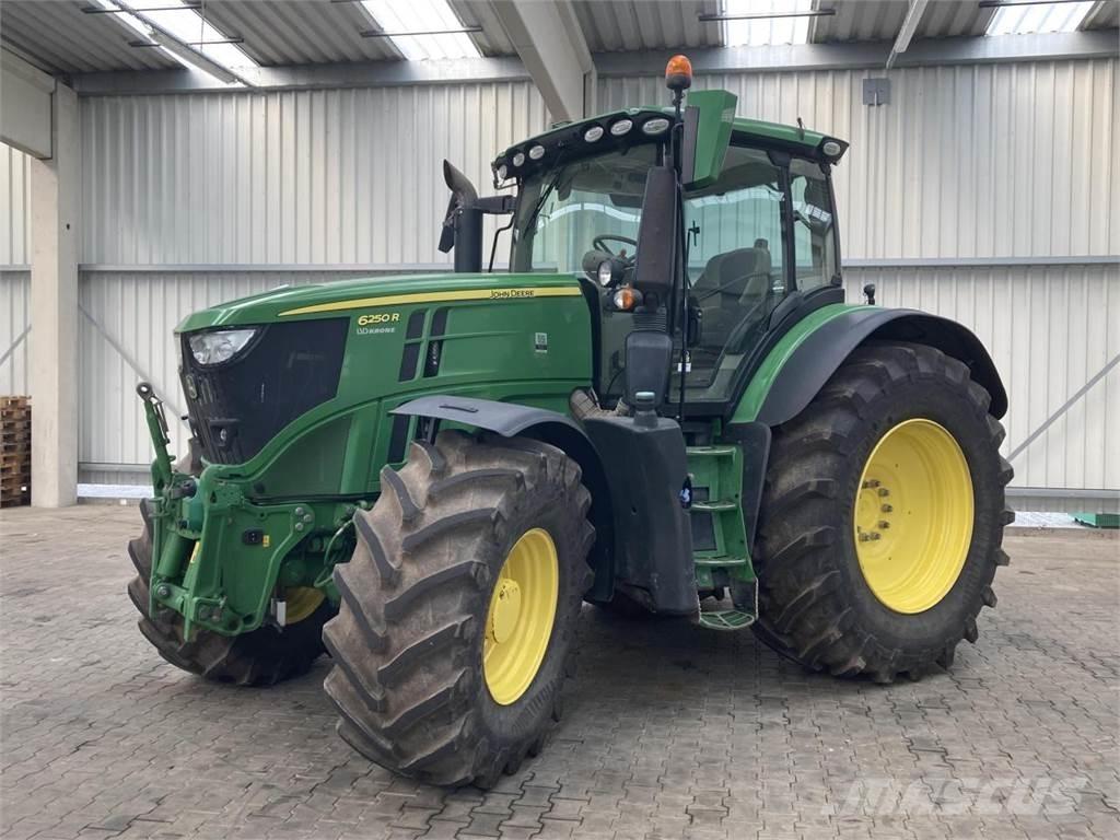 John Deere 6250R トラクター
