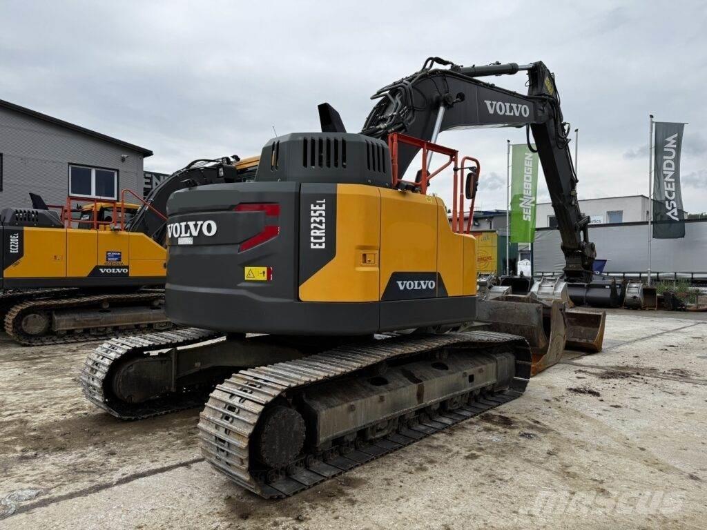 Volvo ECR235EL 大型油圧ショベル12t以上（パワーショベル・ユンボ）