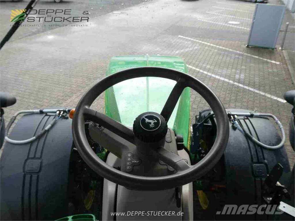John Deere 8310R トラクター