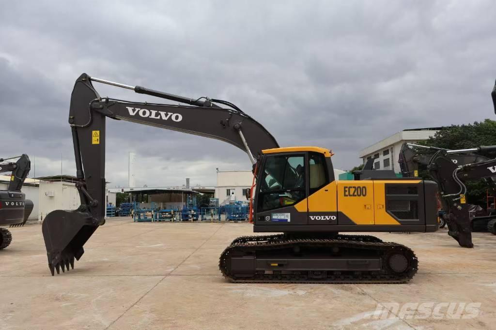 Volvo EC 200 大型油圧ショベル12t以上（パワーショベル・ユンボ）