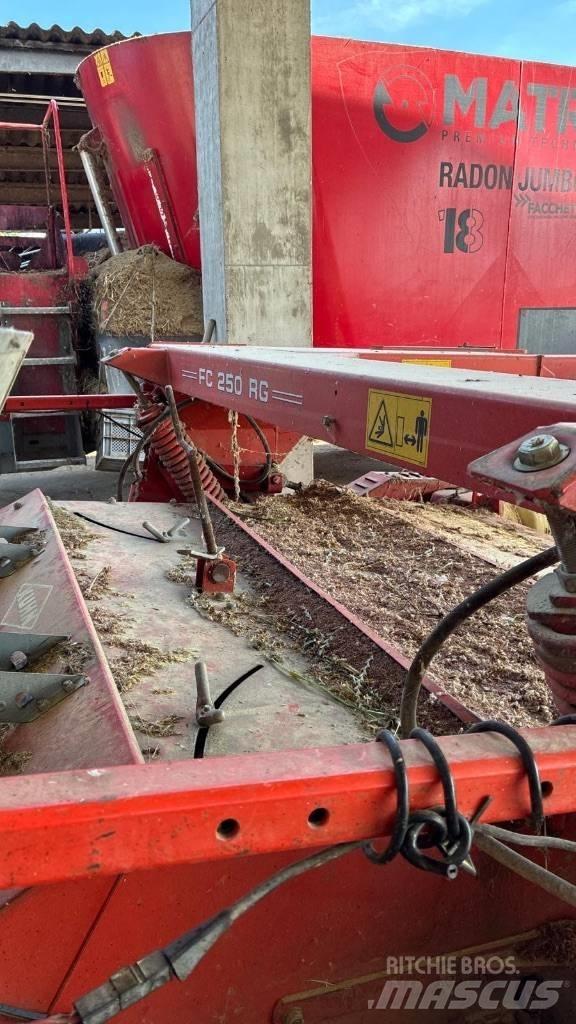 Kuhn FC 250 R G モアーコンディショナー