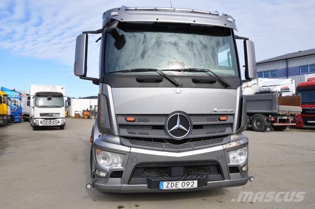 Mercedes-Benz 2535 塵芥車、パッカー車