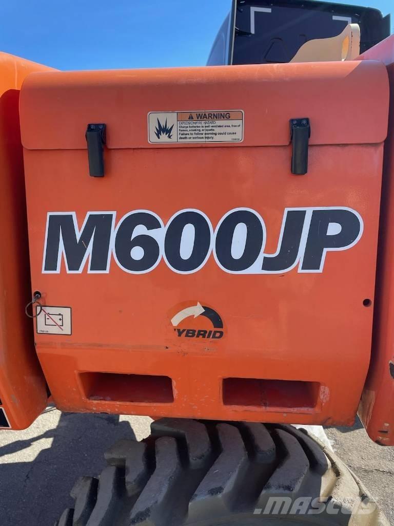 JLG M-600-JP ブームリフト　屈伸型