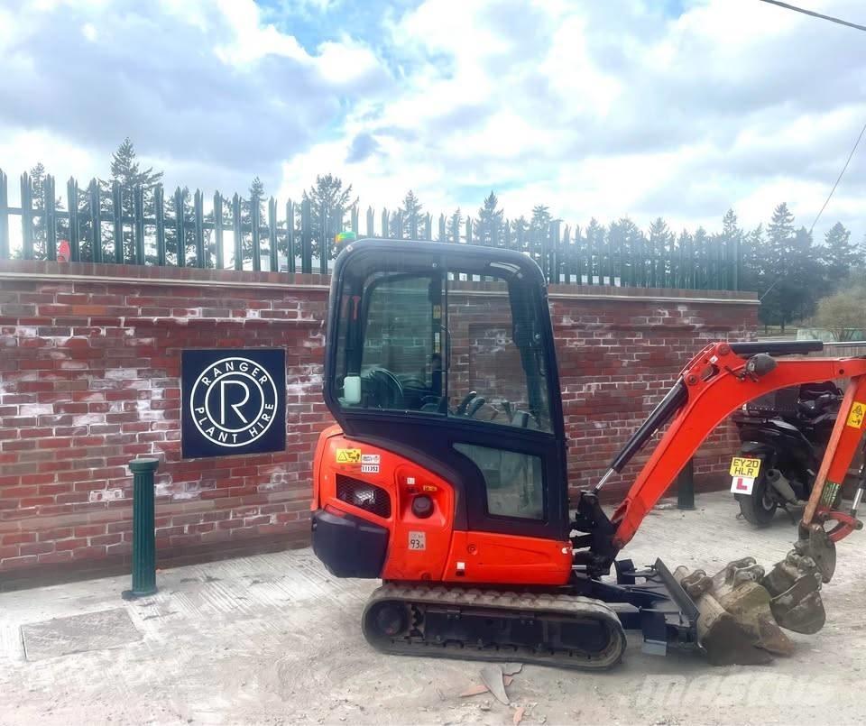 Kubota KX 016-4 ミニ油圧ショベル 7t以下（ミニユンボ・ミニディガー）