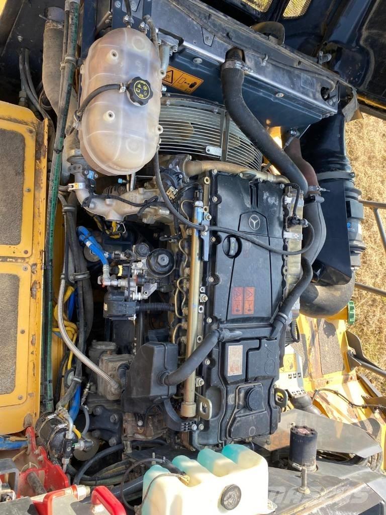 Bell B 30 E アーティキュレート式ダンプトラック