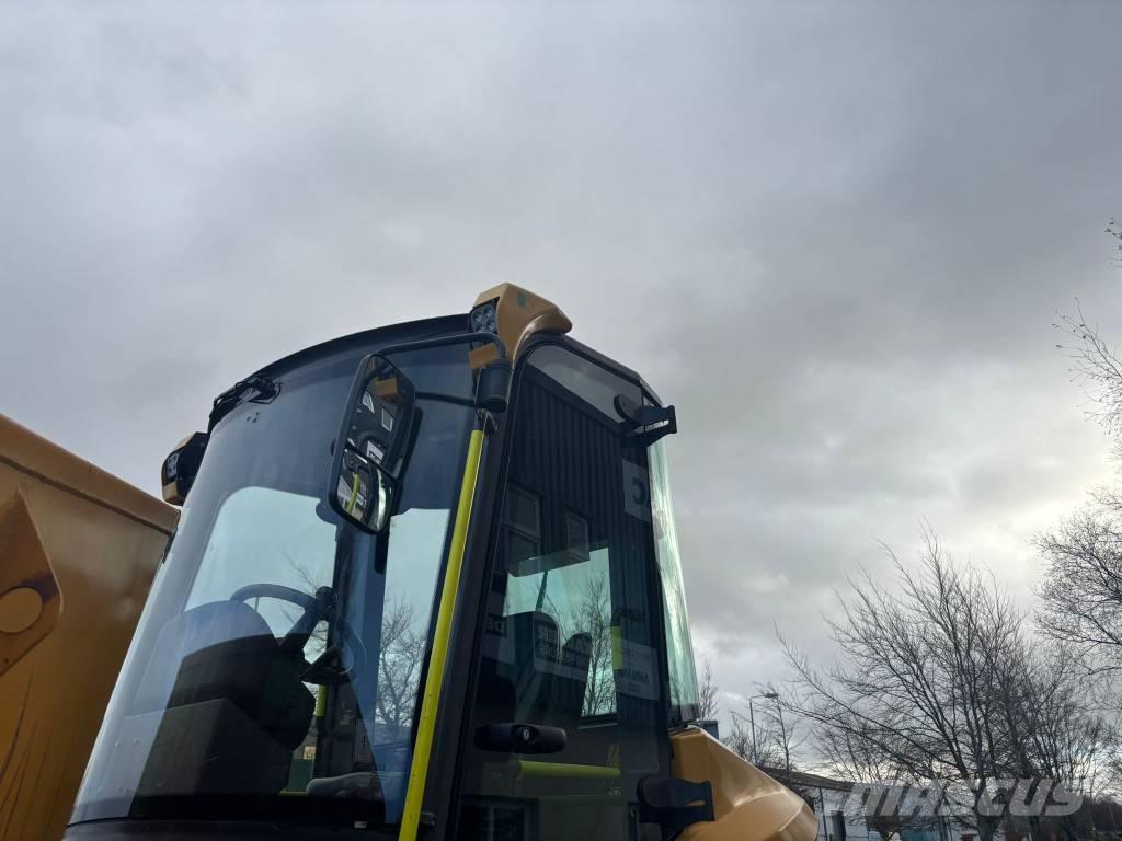 Mecalac 6 SMDX サイト　ダンプ