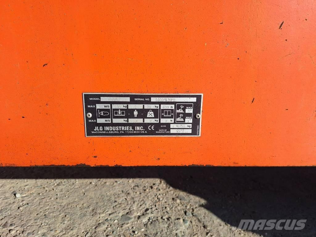 JLG 600AJ ブームリフト　屈伸型
