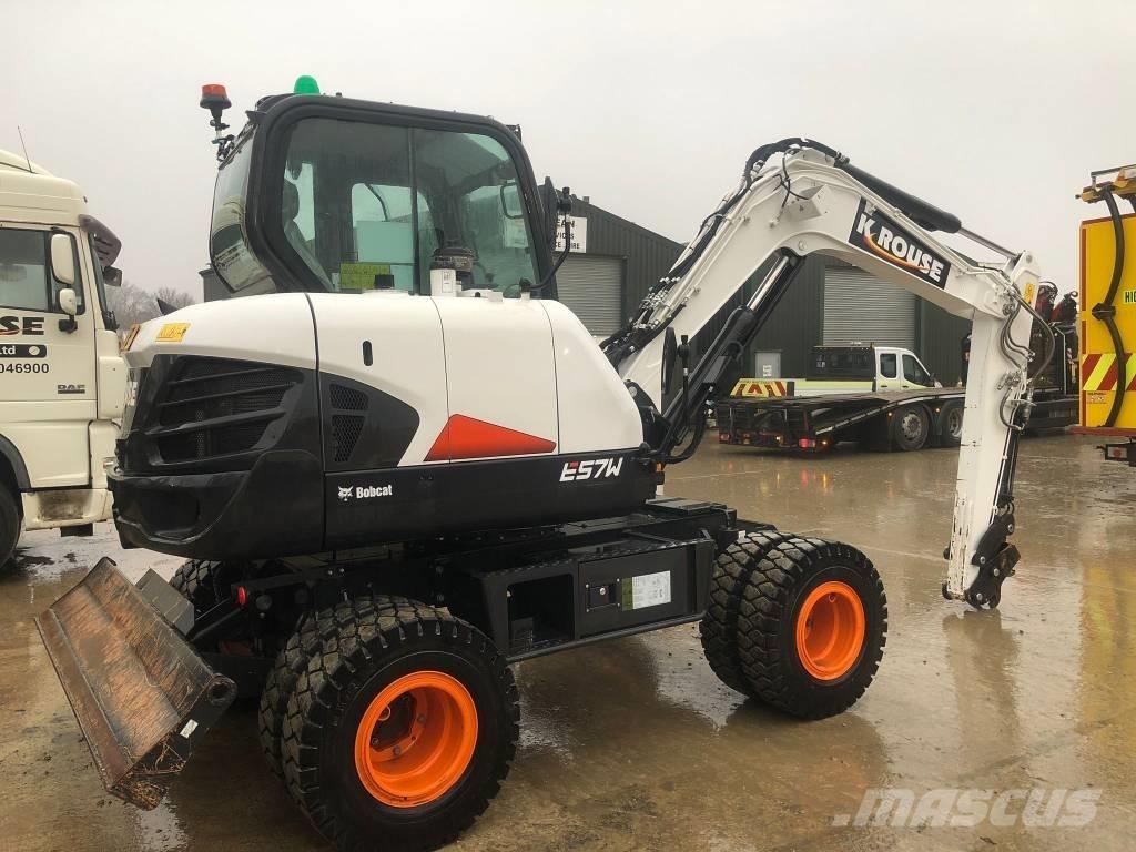 Bobcat E 57 W ホイール式油圧ショベル（パワーショベル・ユンボ・バックホー）