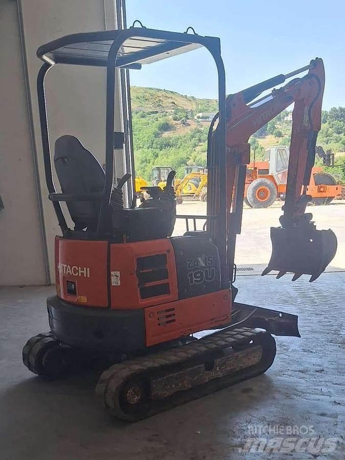 Hitachi ZX19U ミニ油圧ショベル 7t以下（ミニユンボ・ミニディガー）