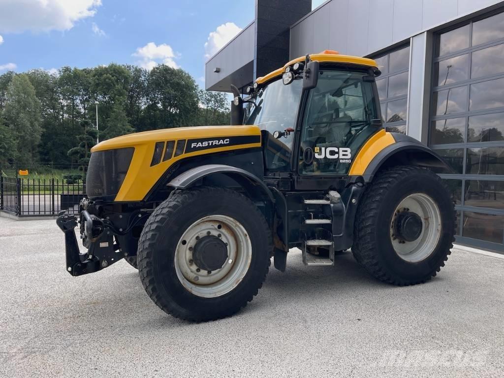 JCB Fastrac 8250 トラクター