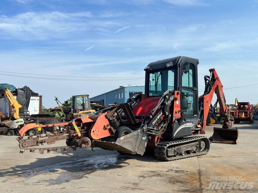 Ditch Witch XT 1600 バックホーローダー