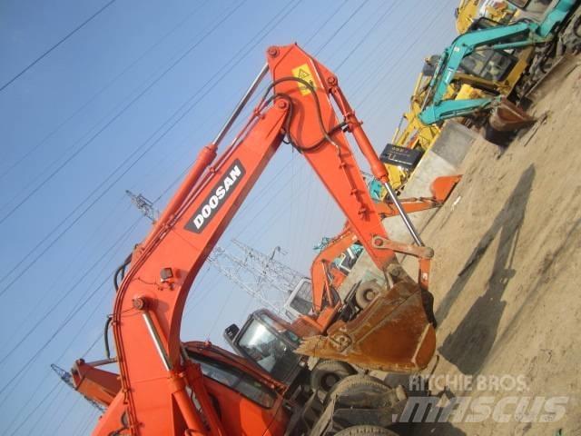 Doosan DH 150 W-7 ホイール式油圧ショベル（パワーショベル・ユンボ・バックホー）