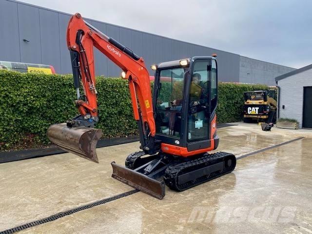 Kubota U 27-4 ミニ油圧ショベル 7t以下（ミニユンボ・ミニディガー）