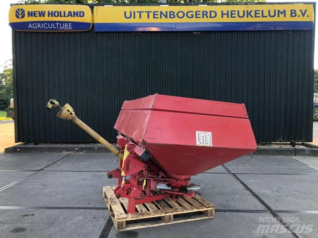 Lely Centerliner ミネラル散布機