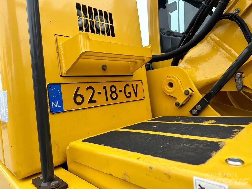 Komatsu PW160-8 ホイール式油圧ショベル（パワーショベル・ユンボ・バックホー）