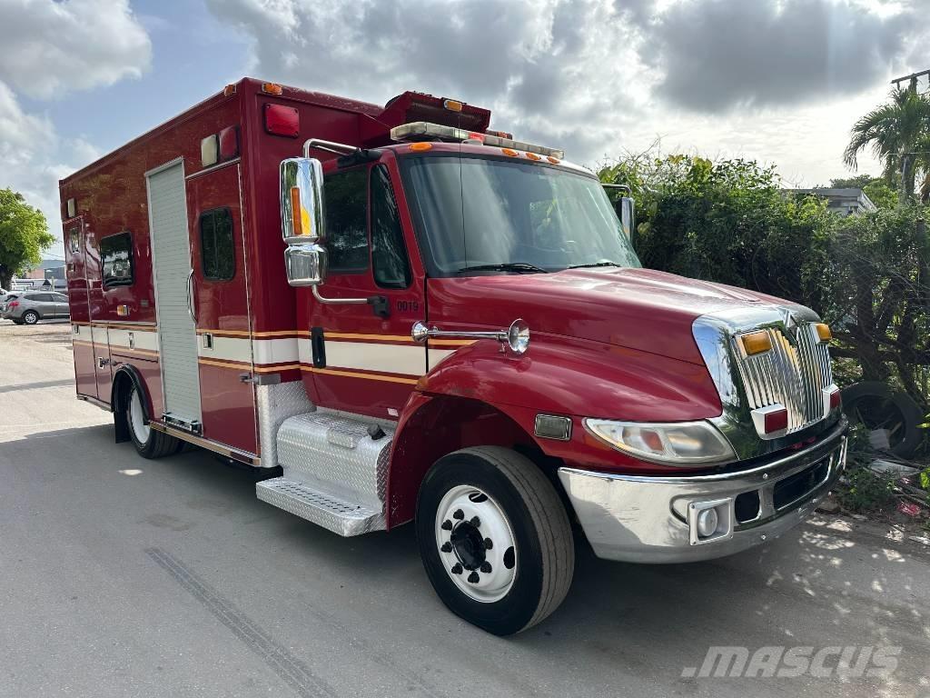 International 4300 救急車