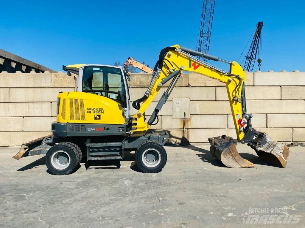 Wacker Neuson EW 65 ホイール式油圧ショベル（パワーショベル・ユンボ・バックホー）