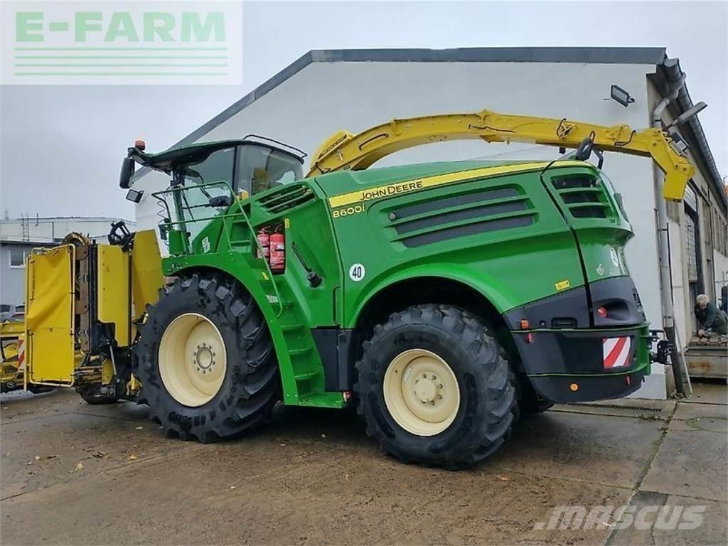 John Deere 8600 自走式フォレージハーベスター