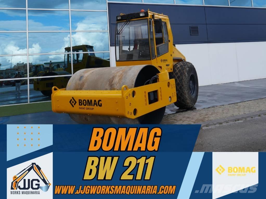 Bomag BW 211 D-4 タンデムローラ