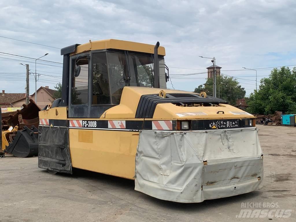 CAT PS 300 B タイヤローラ