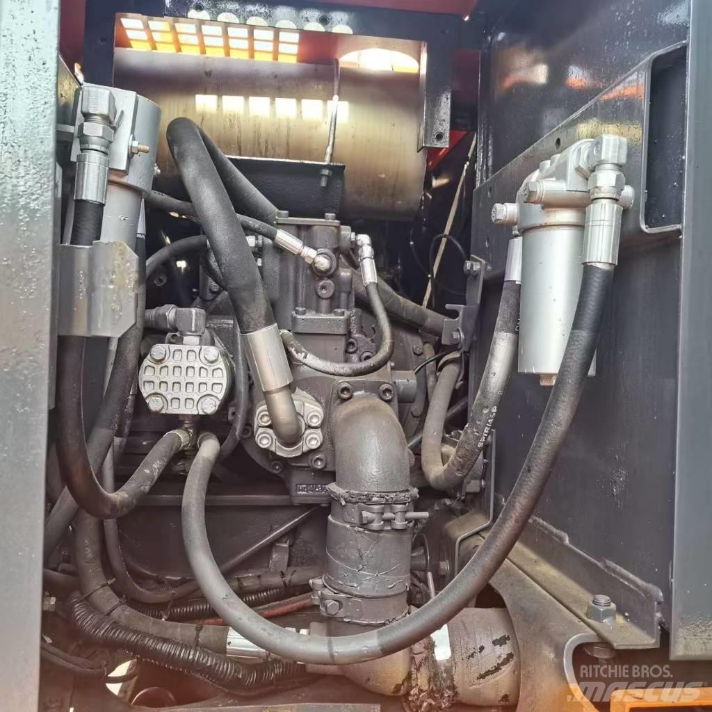 Hitachi EX 100 W D ホイール式油圧ショベル（パワーショベル・ユンボ・バックホー）