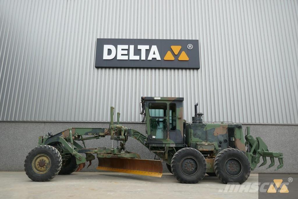 CAT 130G Ex-army モーターグレーダー