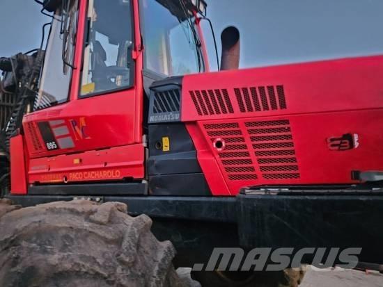 Komatsu 895 フォワーダー