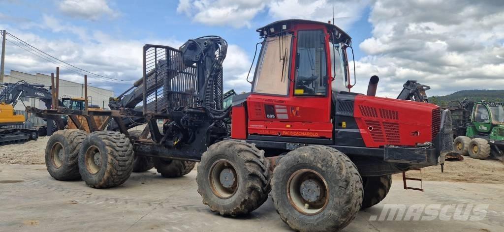 Komatsu 895 フォワーダー