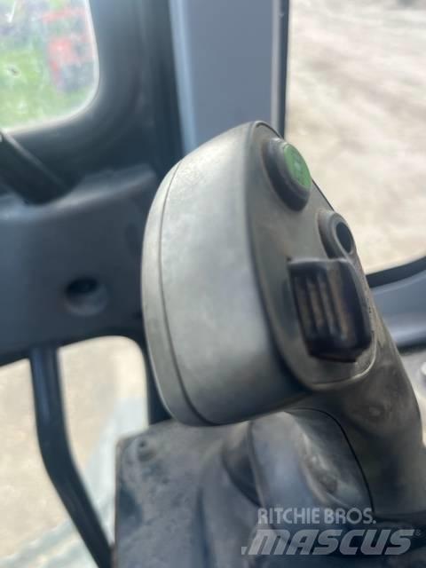 Wacker Neuson DW 60 サイト　ダンプ