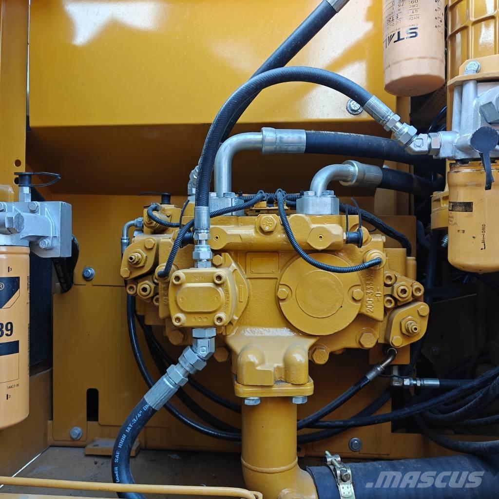 CAT 320D2L 大型油圧ショベル12t以上（パワーショベル・ユンボ）