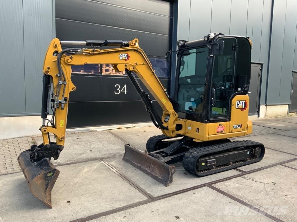 CAT 302.7 CR ミニ油圧ショベル 7t以下（ミニユンボ・ミニディガー）