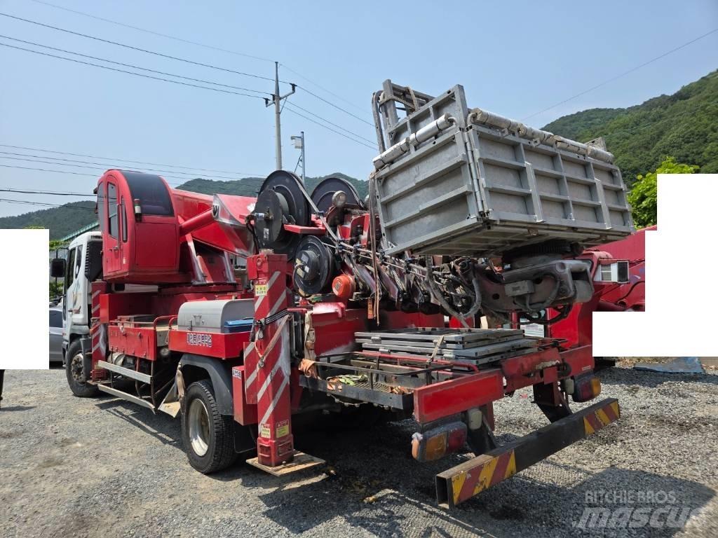 Horyong SKY450 トラック高所作業車