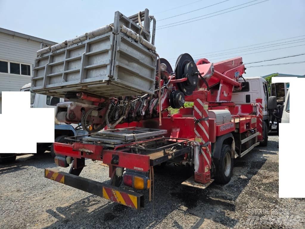 Horyong SKY450 トラック高所作業車