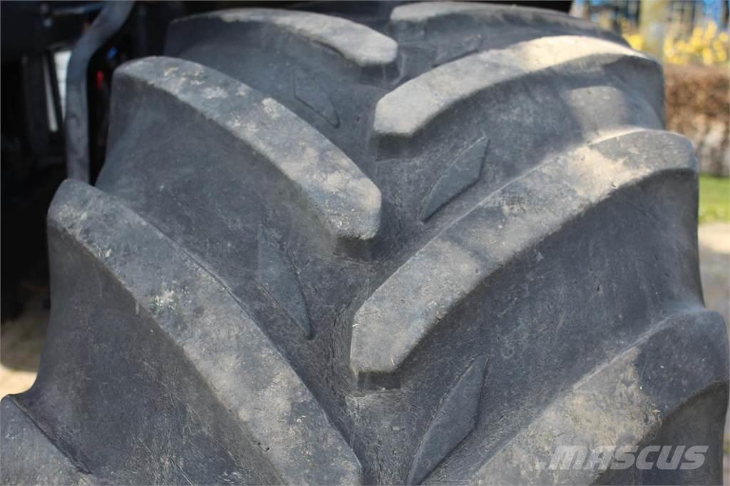 New Holland TM175 トラクター